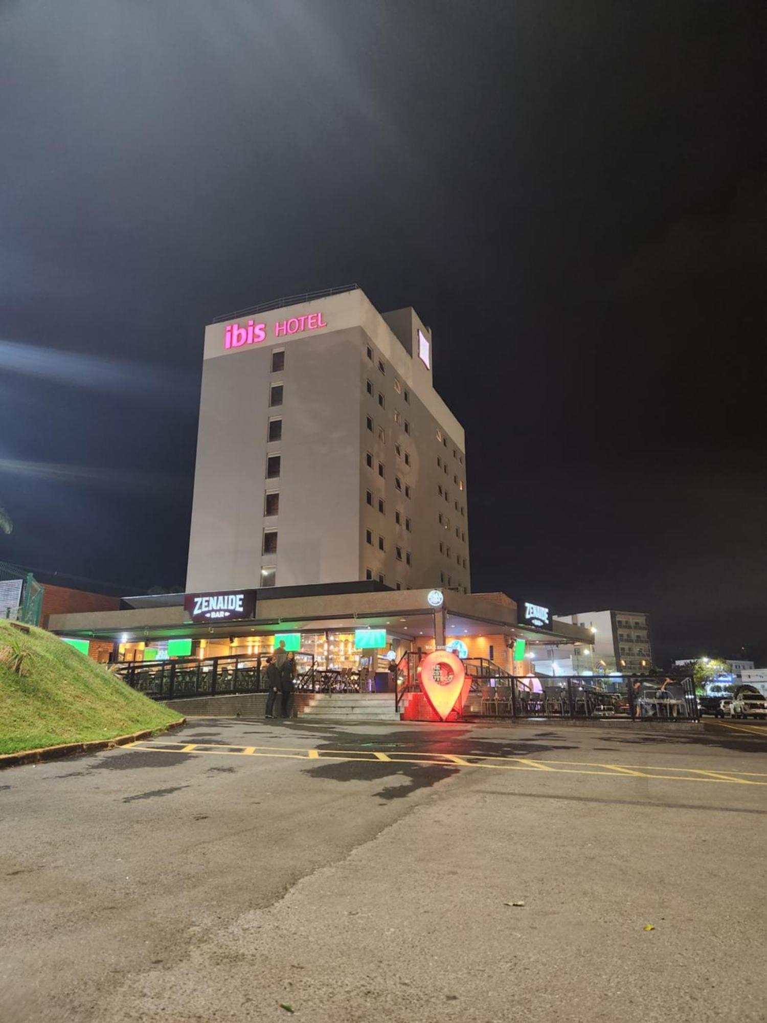 Hotel Ibis Montes Claros Shopping Exteriér fotografie